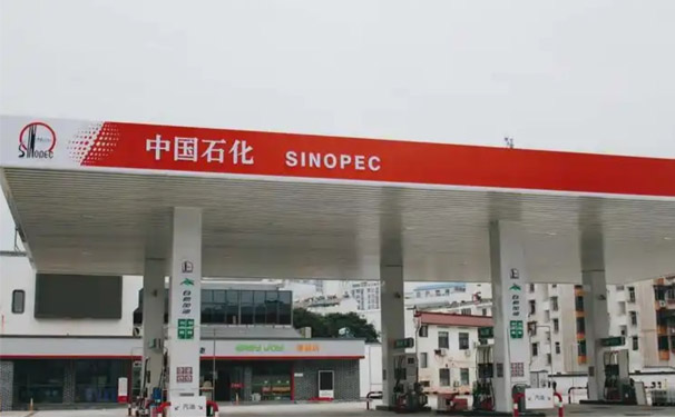 易燃易爆场所进行防雷检测时，应注意哪些事项？